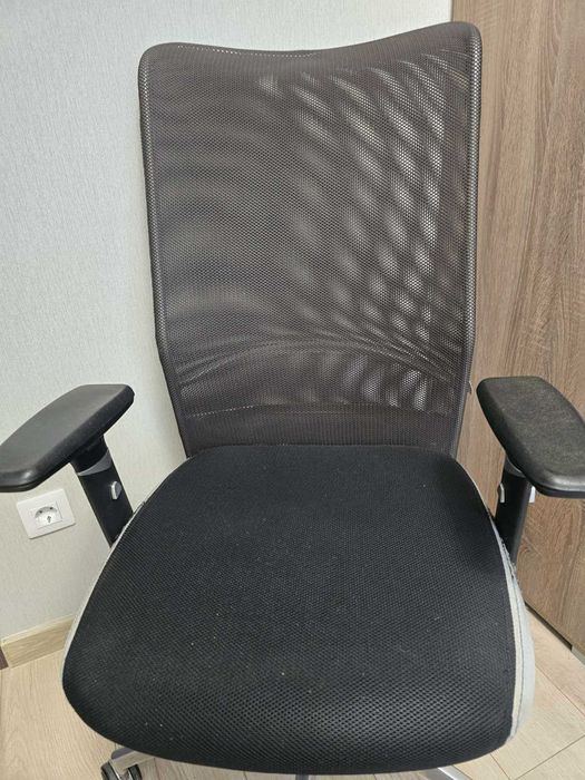 Офісне крісло AMF (стіка), ціле, ергономічне та функціональне