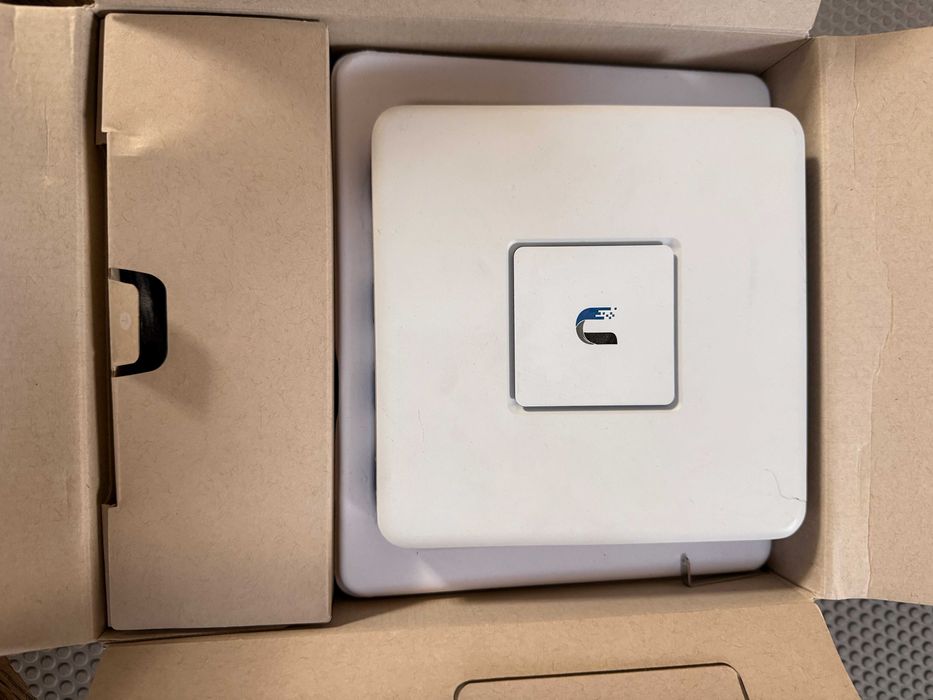 Ubiquity UniFi Security Gateway