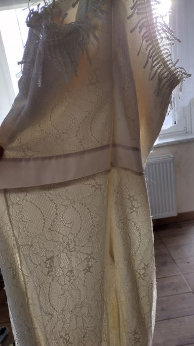 Sukienka z koronki długa l