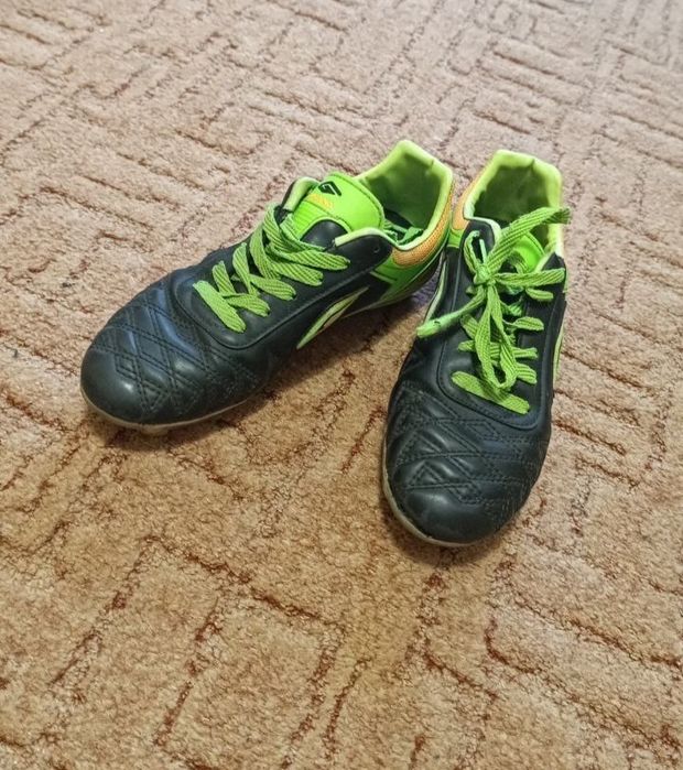 Продам бутсы 36р