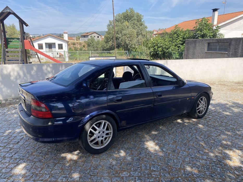 Opel Vectra — fotografia 4