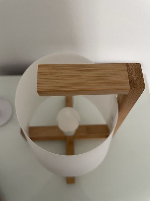Candeeiro de mesa montessori