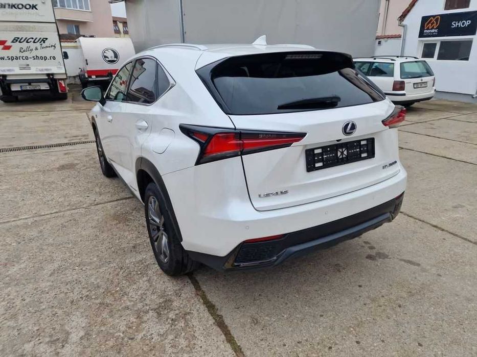 Бампер LEXUS NX Z10 розборка запчастини шрот Лексус ен икс зе10