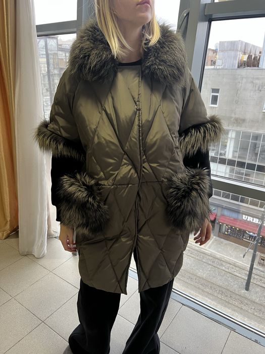 Пуховик женский с мехом