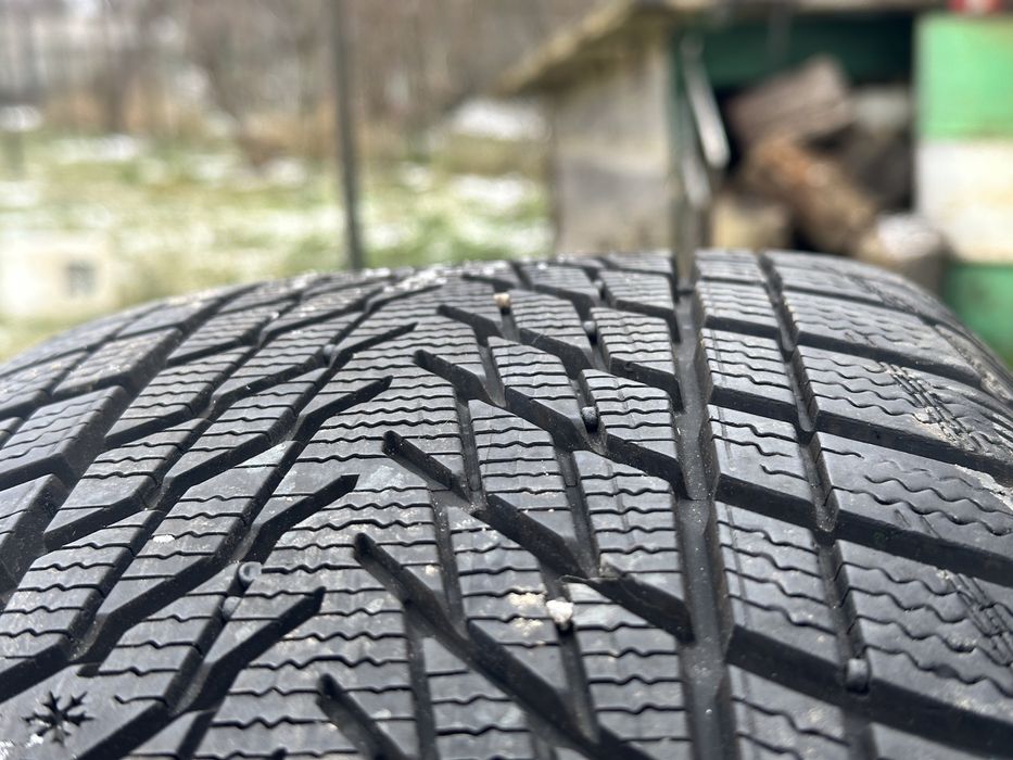 Резина GoodYear 245/45/18. 100V 2023 рік Зимова Стан нової Ultra Grip