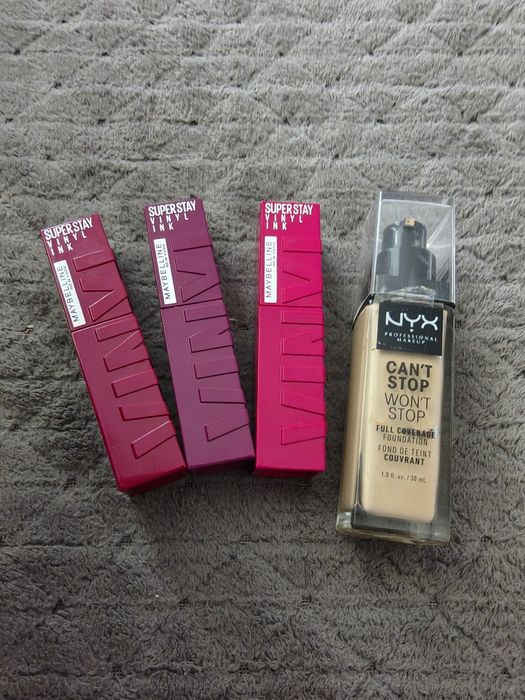 Kosmetyki pomadki Maybelline i podkład nyx