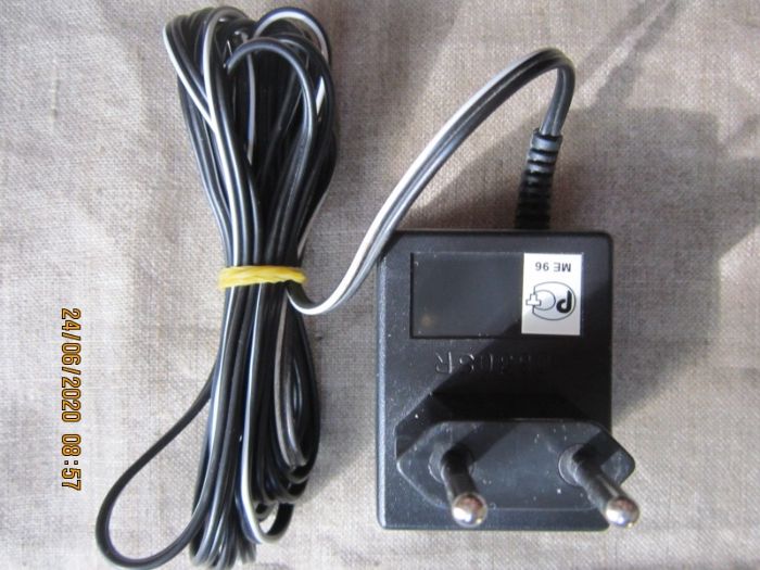 Продам недорого блок питания AC/DC ADAPTOR SA35-28-1