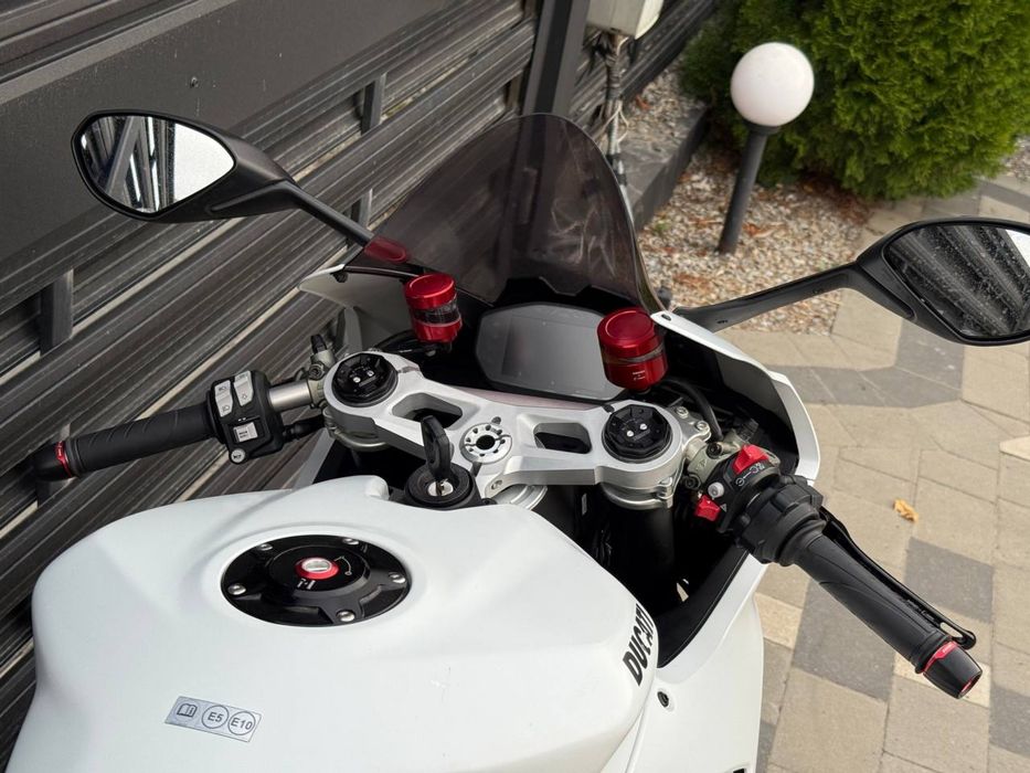 Ducati Panigale V2 2023 рік