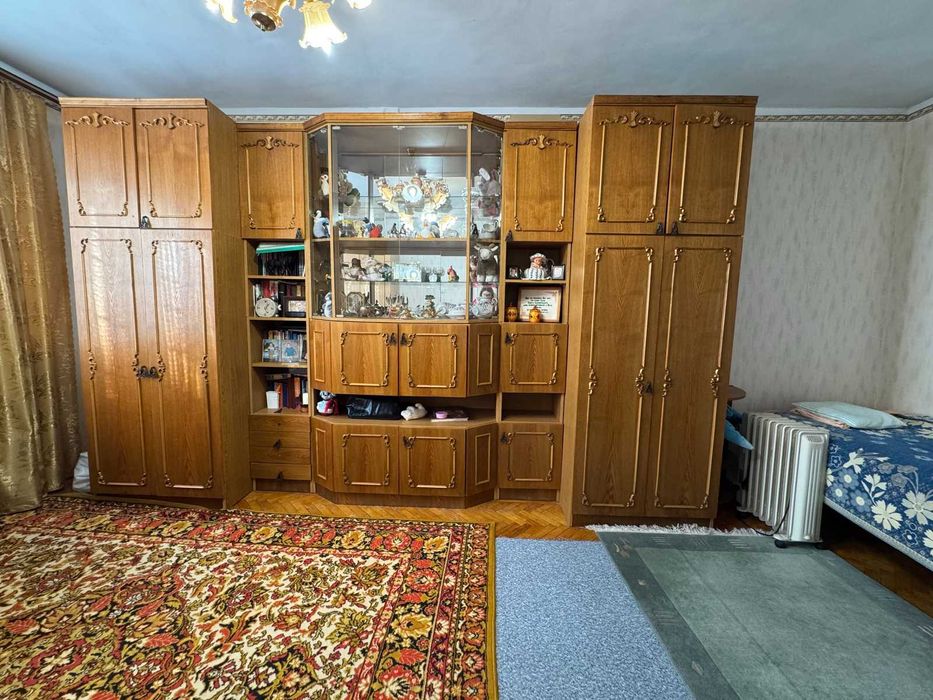 Продаж однокімнатної квартири проспект Космонавтів