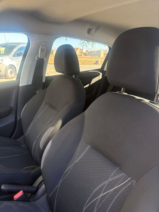 Peugeot 208 1.0 VTi Access 2013 - 92.000 km - 2.º dono