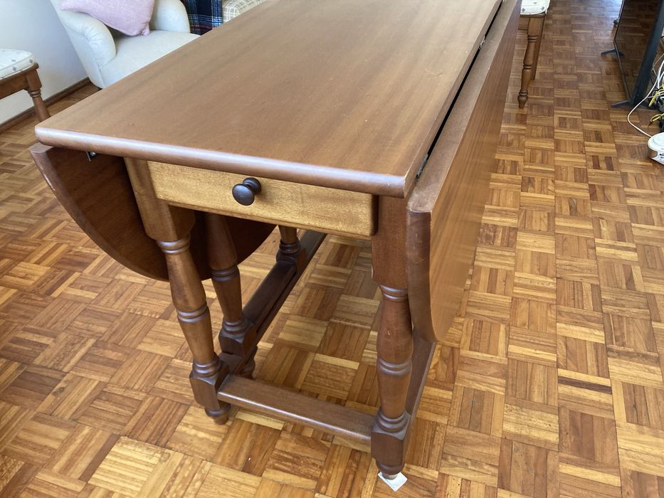 Conjunto sala de jantar linha classica em cerejeira maciça