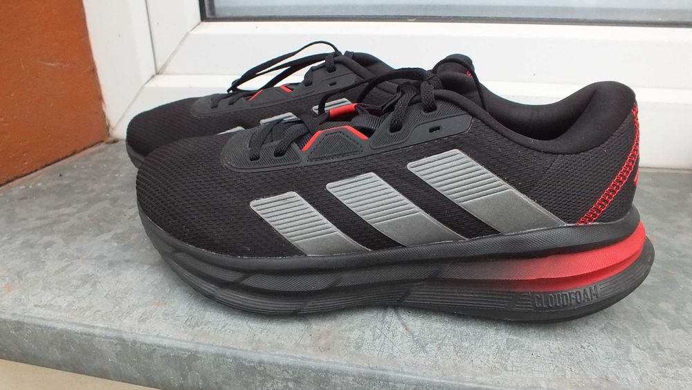 Super buty sportowe marki Adidas w roz 42i2/3