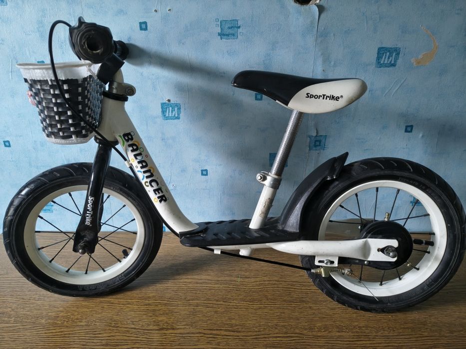 Rowerek biegowy SporTrike Balancer – Solidny, Pompowane koła!