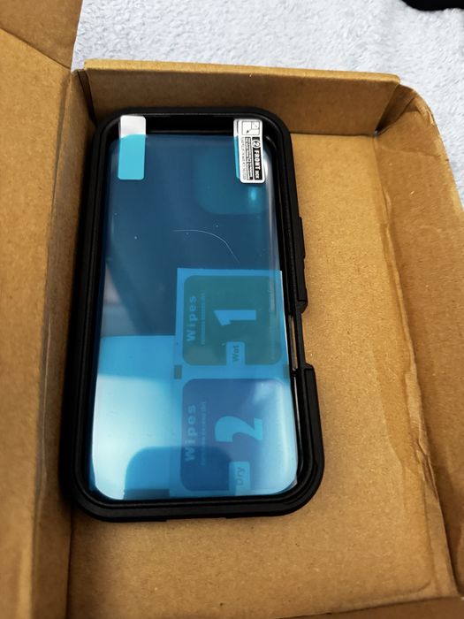 Capa para iphone 16 base, capa preta e com acessorios