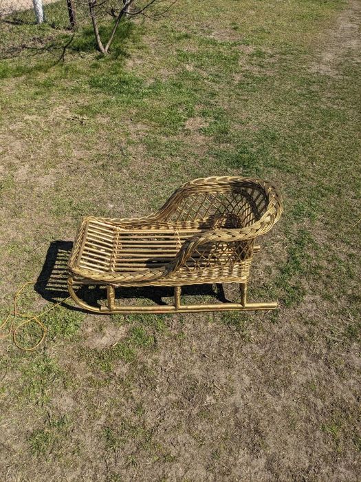 Санчата дитячі ,плетені