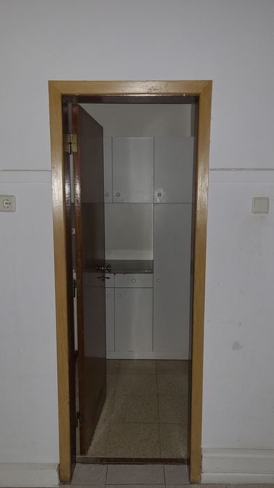 Vende-se loja em Mem Martins Sintra