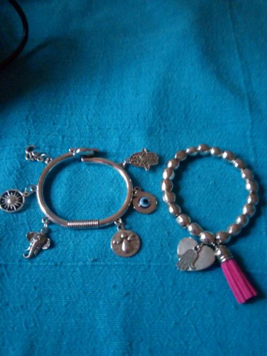 Pulseiras ajustáveis .Novas