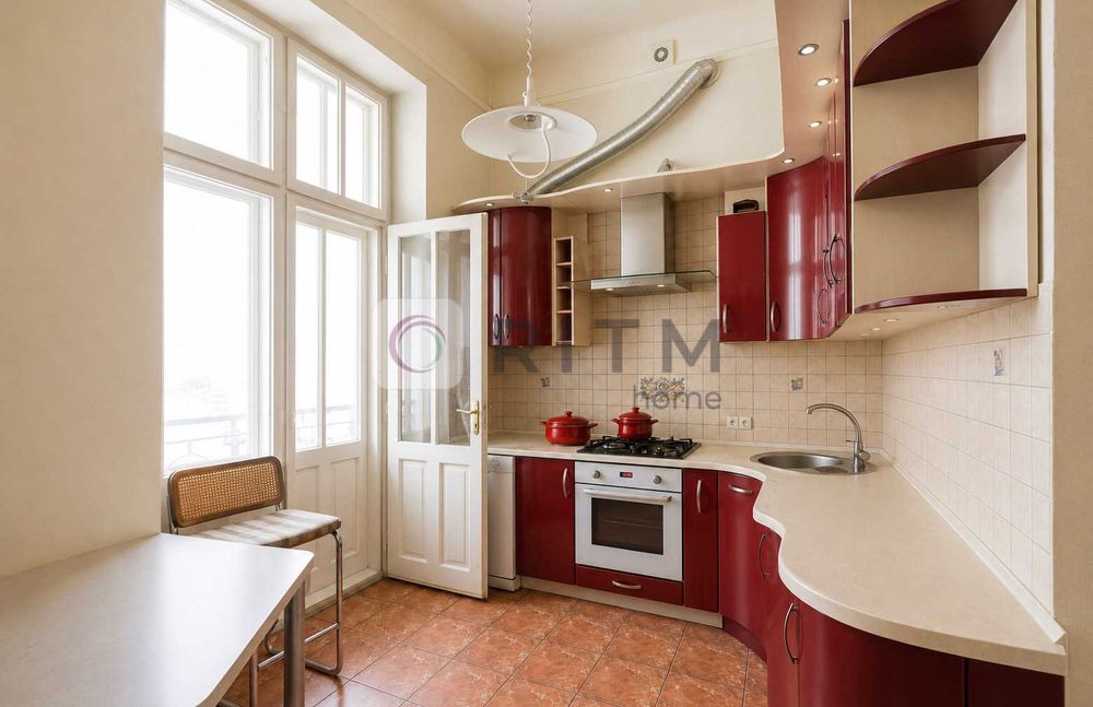 Продаж 3 кімнатна квартира в центрі Львова.