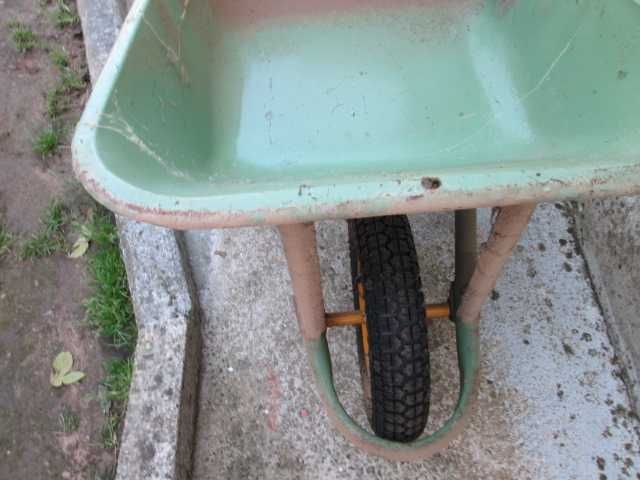 Carro   de   mao  como    novo e  cantoneiro