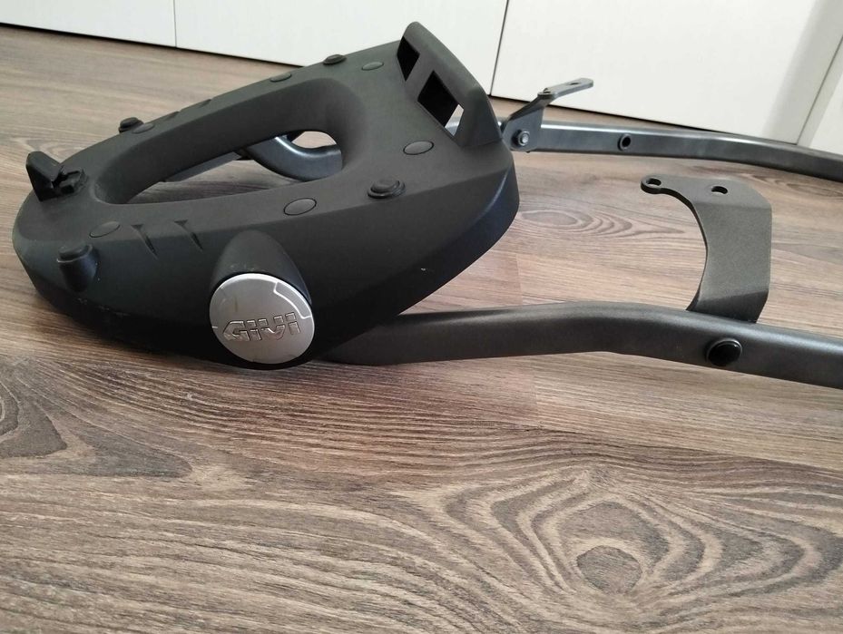 Mala GIVI para mota com suporte - Estado nova