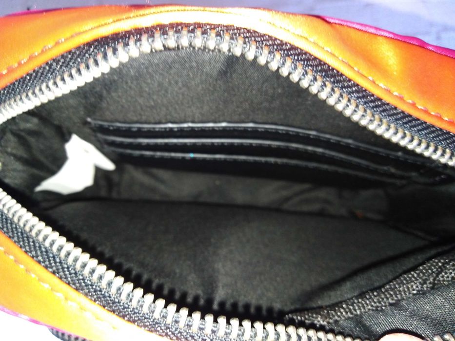 Bolsa Vermelha e Cor de Rosa Parfois