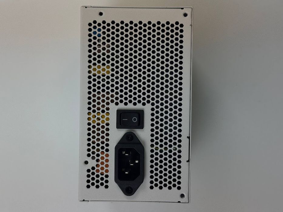 Блок живлення MSI MAG A850GL PCIE5 White 850W (306-7ZP8A24-CE0)