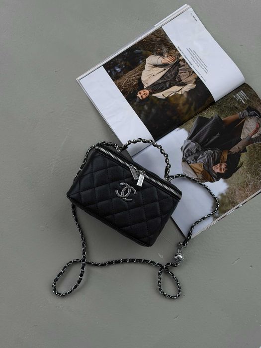 Сумка женская Chanel Classic Lambskin в серебре черная белая Шанель