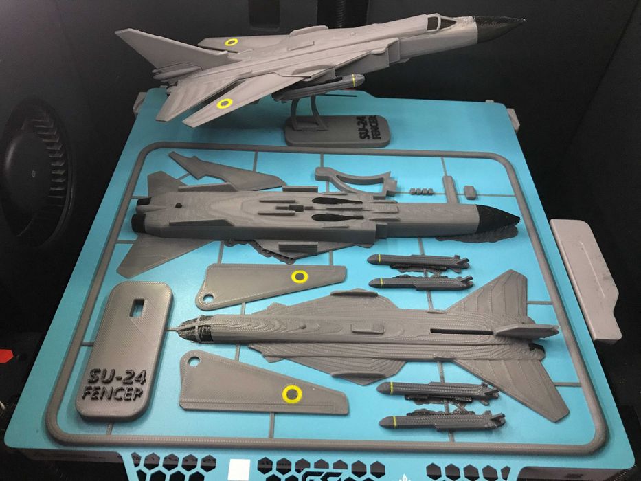 3D-друковані моделі літаків (МіГ-29, F-16, Cу-24, МіГ-21 та інші)