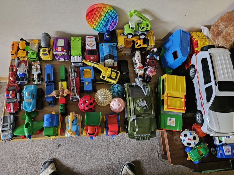 Машинки,паравозики,будтехніка,мотоцікли