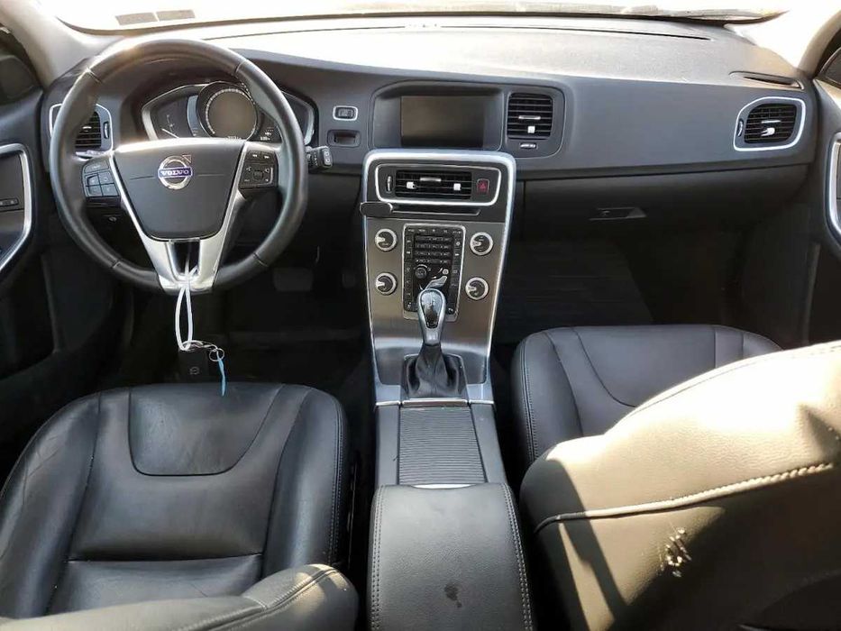 Капот та інше Volvo V60 розборка