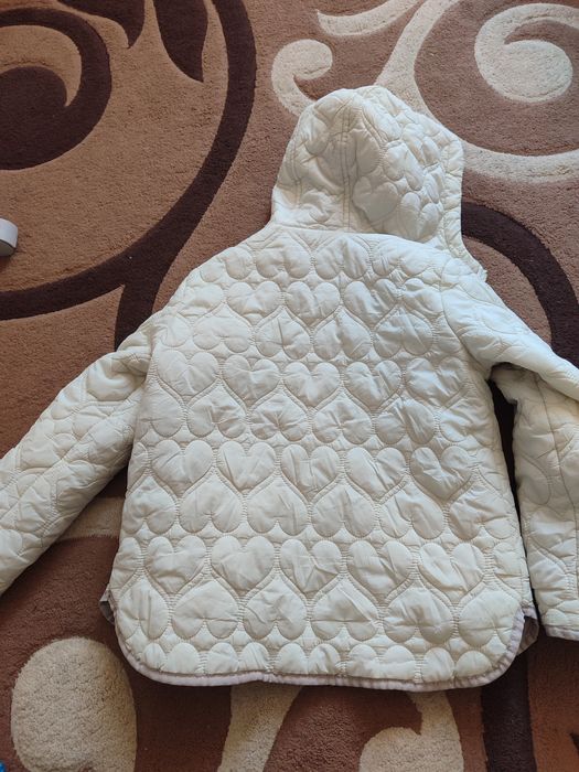 Весняна куртка для дівчинки