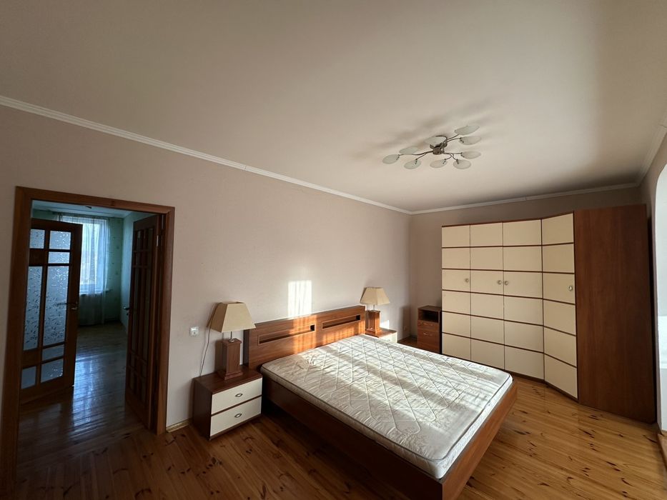 Продам будинок в Макарові.Срочно