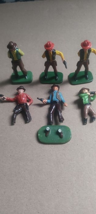 Żołnierzyki PRL - Uszkodzone - Kowboje