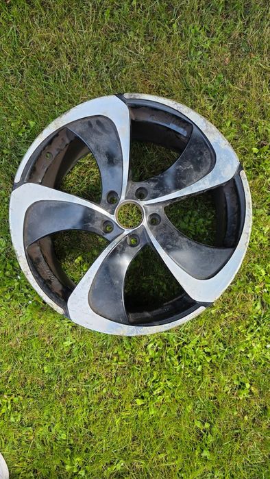 Renowacja felg  / prostowanie felg / wulkanizacja  / CNC