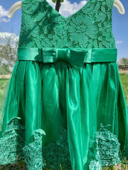 Святкове плаття для дівчинки