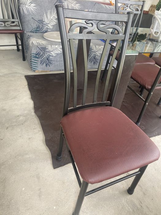 Conjunto Mesa e Seis Cadeiras