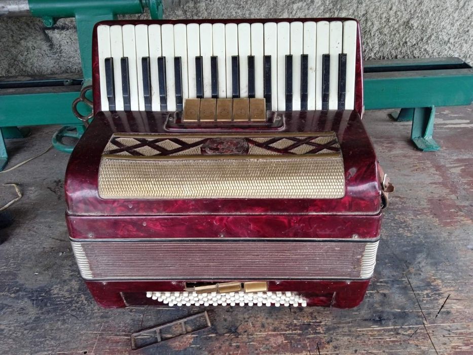 Німецький акордеон Weltmеister.