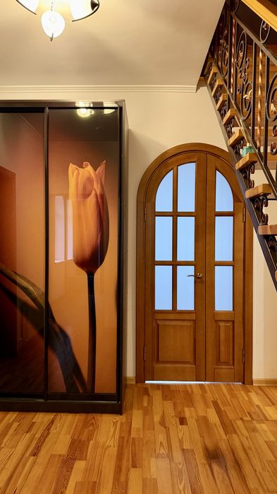 Продається двох поверхова квартира