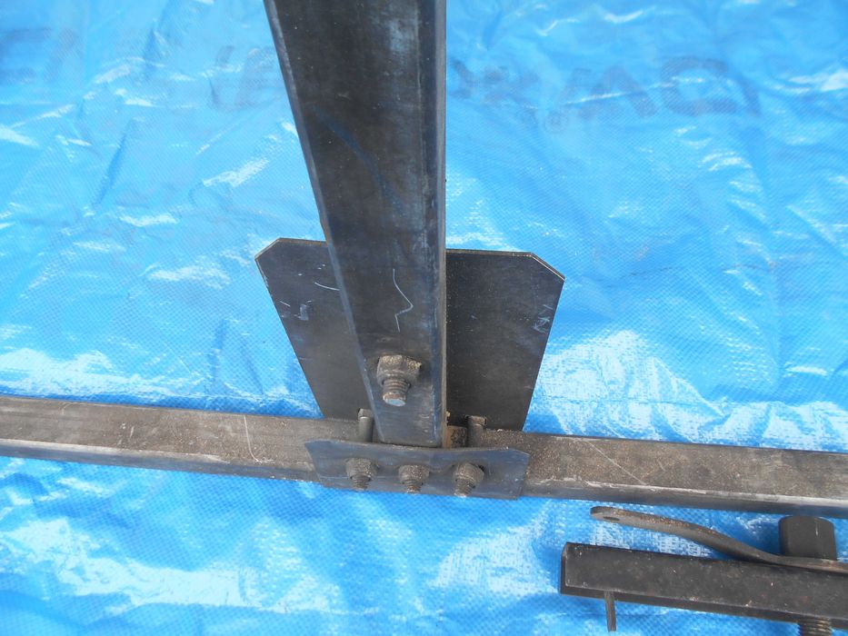 Suportes para pneus suplentes para semi  reboque.