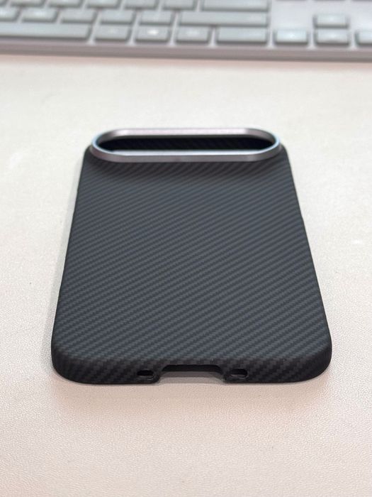 Ультратонкий карбоновый чехол iPhone Air