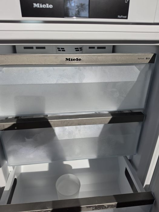 Congelador vertical de encastre Miele perfeito