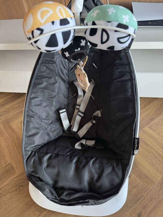 Крісло-гойдалка MamaRoo 4moms 5.0 Black Classic