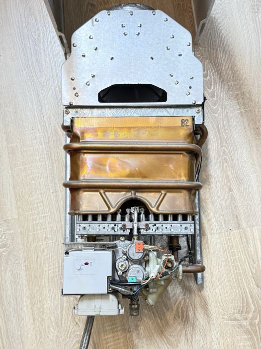 Esquentador adaptado a gaz natural