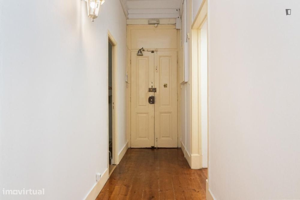 Quarto - localizado em Saldanha Lisbon