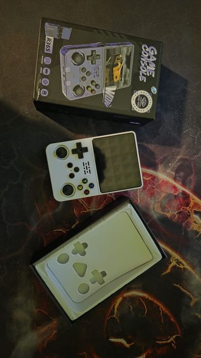 Konsola do gier GAME CONSOLE R36S idealny prezent dla fanów gier