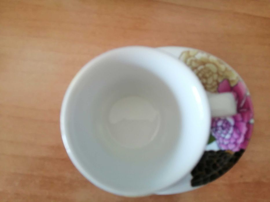 Caixa com 2 chávenas de café