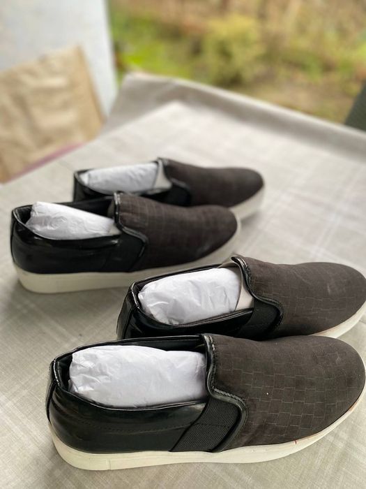 Женская обувь кроссовки