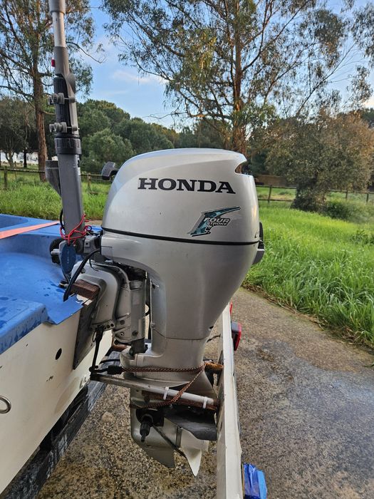 Vendo barco ockelbo 4,15m com motor Honda de 8cv e atrelado!