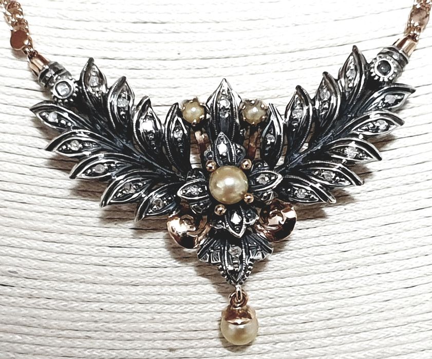 Preciosa antiga gargantilha em ouro português com diamantes, perolas e
