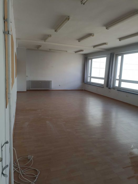Pomieszczenie biurowe 63 m2